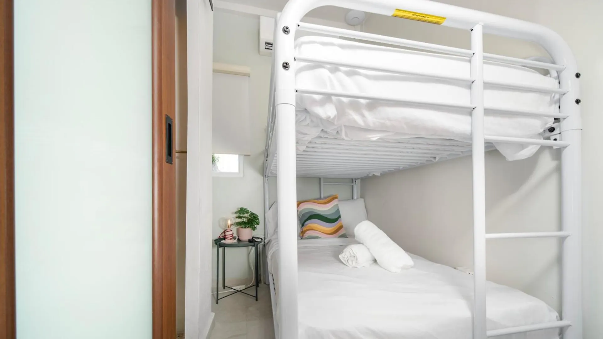 Room 6 Affordable Cool In Santurce Arts Area San Juan